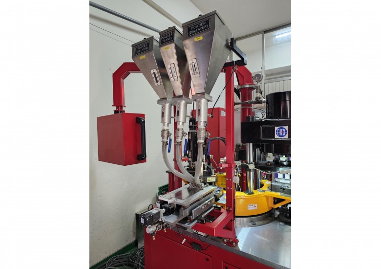 AUTO DIAMOND ARRAY ROTARY VOLUMETRIC COLD PRESS                          MODEL: R4